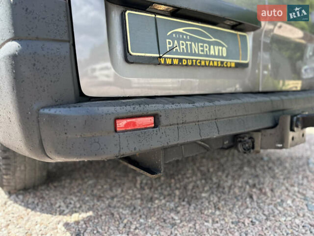 Серый Рено Трафик, объемом двигателя 1.6 л и пробегом 204 тыс. км за 12999 $, фото 9 на Automoto.ua