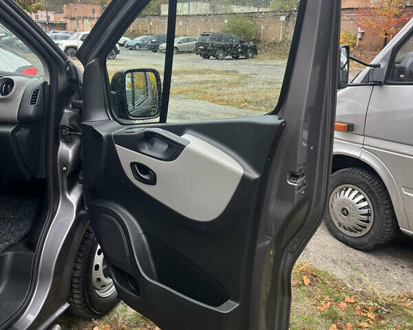 Сірий Рено Трафік, об'ємом двигуна 1.6 л та пробігом 164 тис. км за 16500 $, фото 1 на Automoto.ua