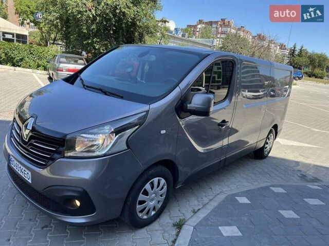 Серый Рено Трафик, объемом двигателя 1.6 л и пробегом 207 тыс. км за 13500 $, фото 1 на Automoto.ua