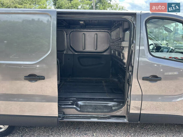 Серый Рено Трафик, объемом двигателя 1.6 л и пробегом 204 тыс. км за 12999 $, фото 23 на Automoto.ua