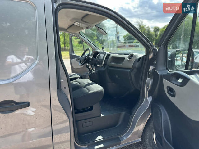Сірий Рено Трафік, об'ємом двигуна 1.6 л та пробігом 204 тис. км за 13300 $, фото 19 на Automoto.ua