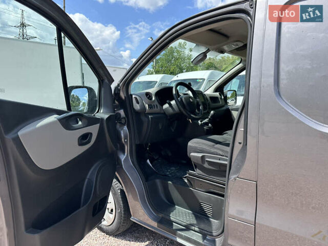 Серый Рено Трафик, объемом двигателя 1.6 л и пробегом 204 тыс. км за 12999 $, фото 15 на Automoto.ua