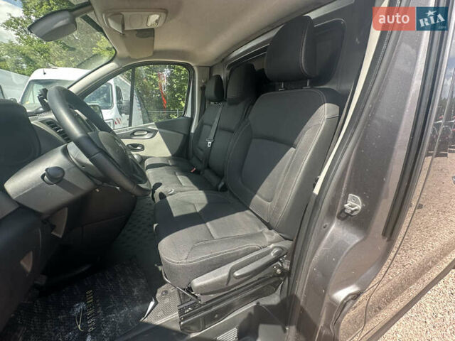 Серый Рено Трафик, объемом двигателя 1.6 л и пробегом 204 тыс. км за 12999 $, фото 17 на Automoto.ua