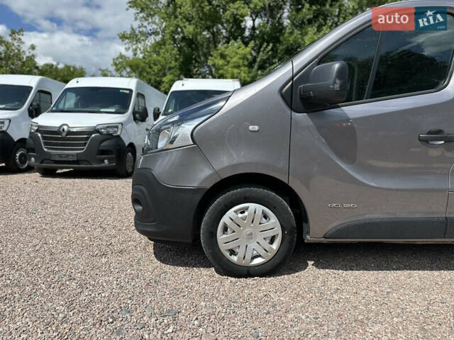 Серый Рено Трафик, объемом двигателя 1.6 л и пробегом 204 тыс. км за 13800 $, фото 4 на Automoto.ua