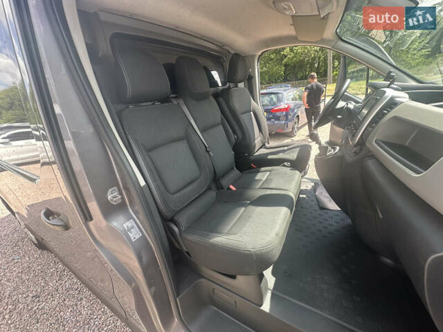 Серый Рено Трафик, объемом двигателя 1.6 л и пробегом 204 тыс. км за 12999 $, фото 21 на Automoto.ua