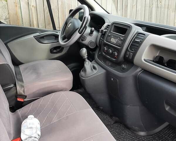 Сірий Рено Трафік, об'ємом двигуна 1.6 л та пробігом 189 тис. км за 18000 $, фото 5 на Automoto.ua