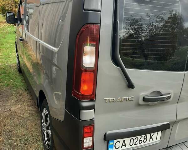 Сірий Рено Трафік, об'ємом двигуна 1.6 л та пробігом 189 тис. км за 18000 $, фото 8 на Automoto.ua