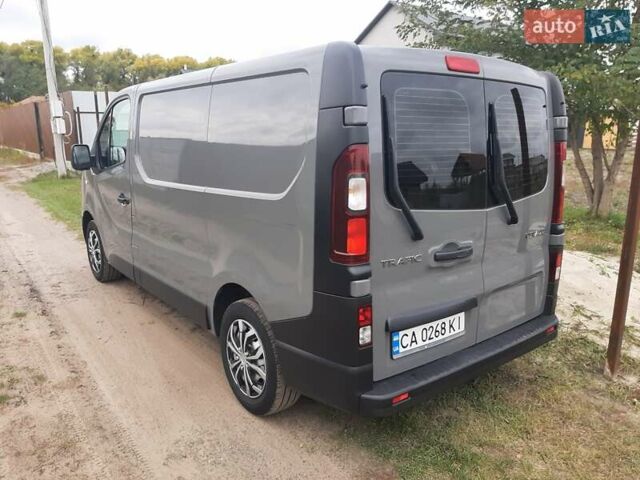 Сірий Рено Трафік, об'ємом двигуна 1.6 л та пробігом 189 тис. км за 18000 $, фото 2 на Automoto.ua