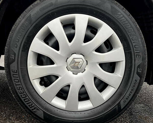 Серый Рено Трафик, объемом двигателя 2 л и пробегом 167 тыс. км за 18900 $, фото 13 на Automoto.ua