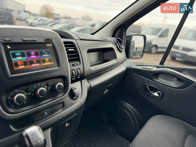 Серый Рено Трафик, объемом двигателя 2 л и пробегом 218 тыс. км за 22500 $, фото 51 на Automoto.ua