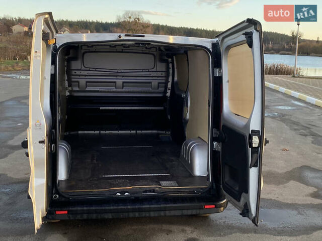 Серый Рено Трафик, объемом двигателя 2 л и пробегом 132 тыс. км за 18700 $, фото 54 на Automoto.ua