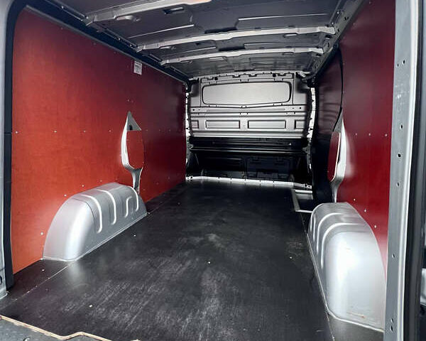 Серый Рено Трафик, объемом двигателя 2 л и пробегом 167 тыс. км за 18900 $, фото 46 на Automoto.ua