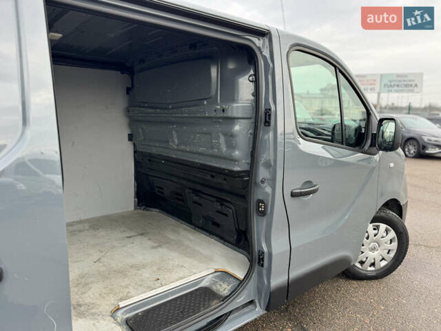 Серый Рено Трафик, объемом двигателя 2 л и пробегом 218 тыс. км за 22500 $, фото 27 на Automoto.ua