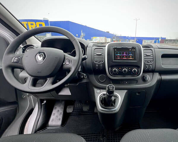 Серый Рено Трафик, объемом двигателя 2 л и пробегом 167 тыс. км за 18900 $, фото 21 на Automoto.ua