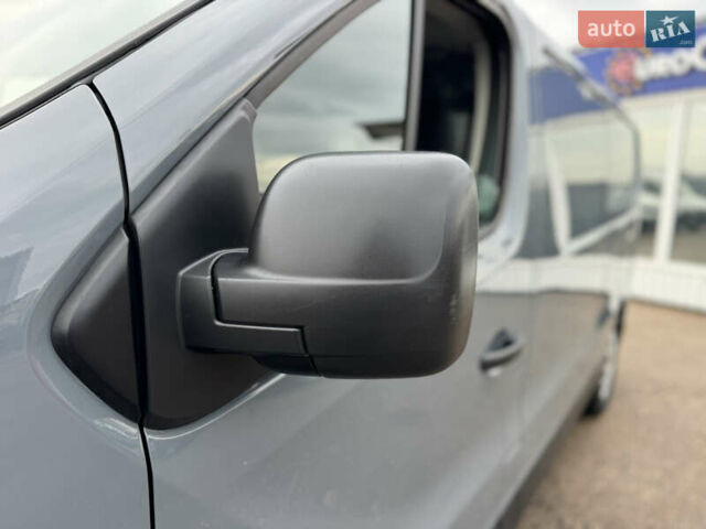 Серый Рено Трафик, объемом двигателя 2 л и пробегом 218 тыс. км за 22500 $, фото 16 на Automoto.ua