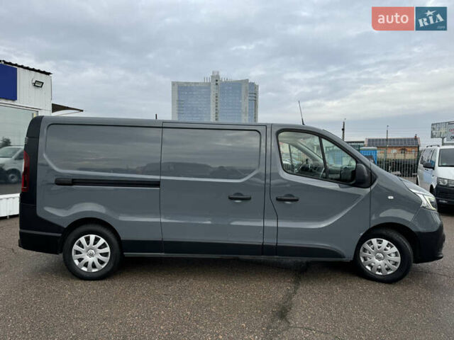 Серый Рено Трафик, объемом двигателя 2 л и пробегом 218 тыс. км за 22500 $, фото 11 на Automoto.ua