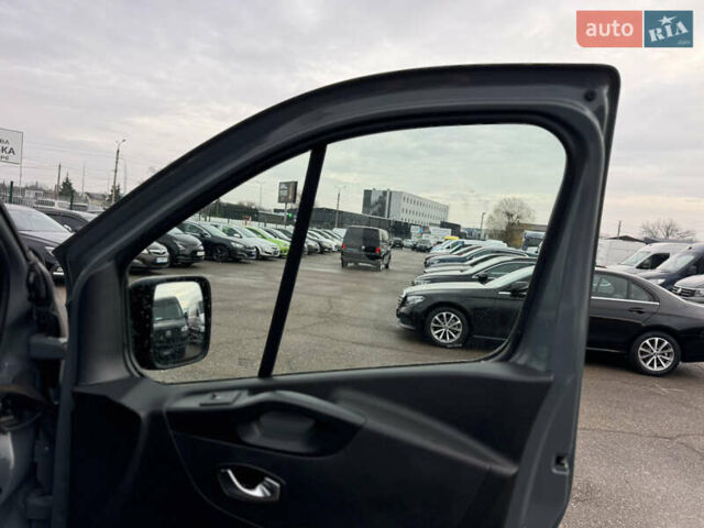 Серый Рено Трафик, объемом двигателя 2 л и пробегом 218 тыс. км за 22500 $, фото 42 на Automoto.ua
