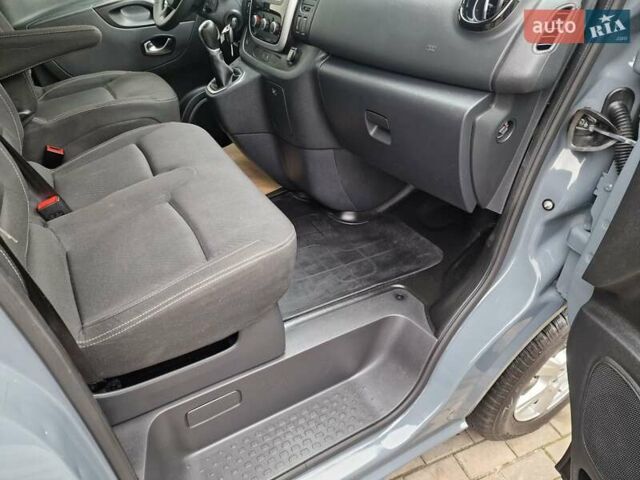 Серый Рено Трафик, объемом двигателя 2 л и пробегом 262 тыс. км за 20399 $, фото 18 на Automoto.ua