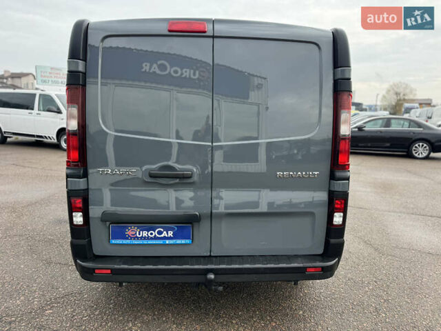 Серый Рено Трафик, объемом двигателя 2 л и пробегом 218 тыс. км за 22500 $, фото 6 на Automoto.ua