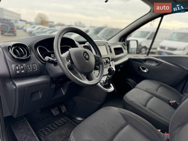 Серый Рено Трафик, объемом двигателя 2 л и пробегом 218 тыс. км за 22500 $, фото 45 на Automoto.ua