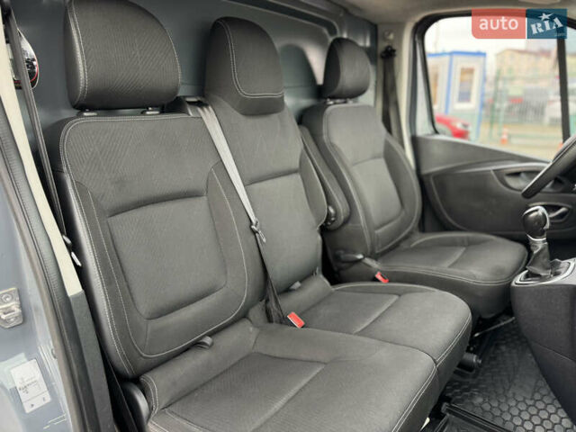 Серый Рено Трафик, объемом двигателя 2 л и пробегом 218 тыс. км за 22500 $, фото 32 на Automoto.ua