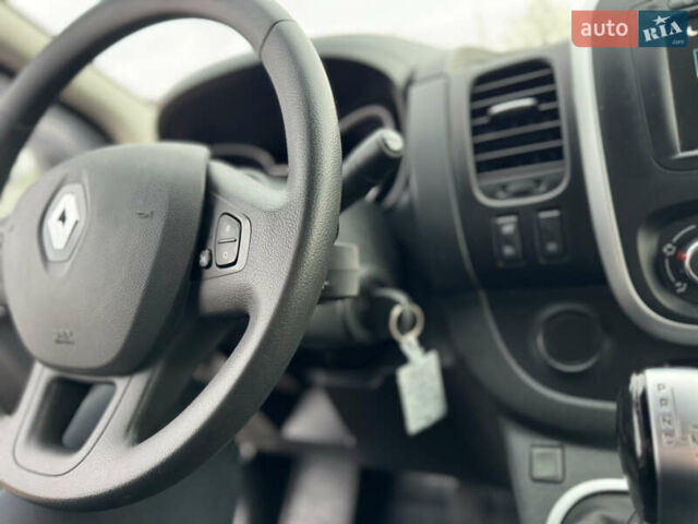 Серый Рено Трафик, объемом двигателя 2 л и пробегом 218 тыс. км за 22500 $, фото 50 на Automoto.ua
