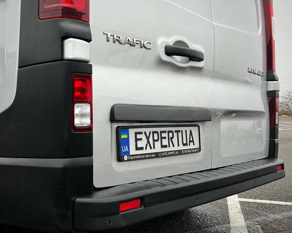Серый Рено Трафик, объемом двигателя 2 л и пробегом 167 тыс. км за 18900 $, фото 11 на Automoto.ua