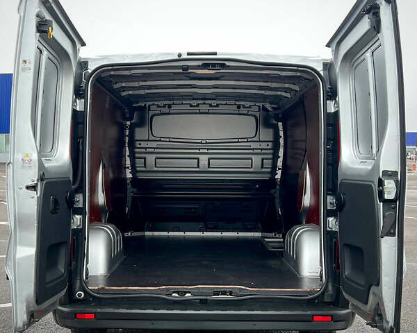 Серый Рено Трафик, объемом двигателя 2 л и пробегом 167 тыс. км за 18900 $, фото 41 на Automoto.ua