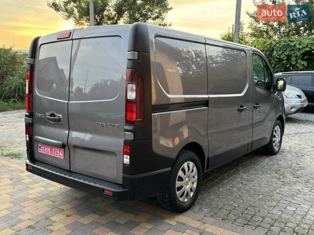Серый Рено Трафик, объемом двигателя 2 л и пробегом 245 тыс. км за 16999 $, фото 6 на Automoto.ua