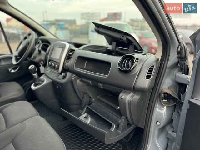 Серый Рено Трафик, объемом двигателя 2 л и пробегом 218 тыс. км за 22500 $, фото 39 на Automoto.ua