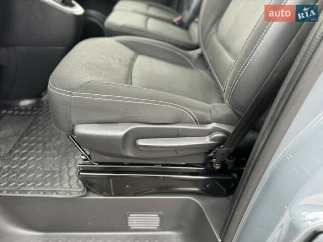 Серый Рено Трафик, объемом двигателя 2 л и пробегом 218 тыс. км за 22500 $, фото 43 на Automoto.ua