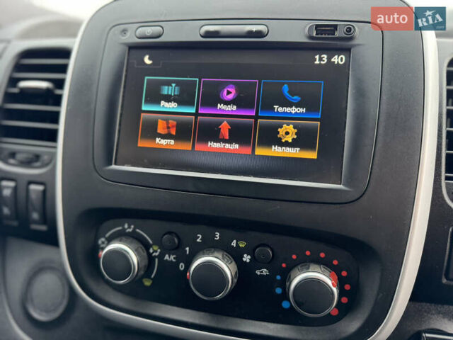 Серый Рено Трафик, объемом двигателя 2 л и пробегом 218 тыс. км за 22500 $, фото 37 на Automoto.ua