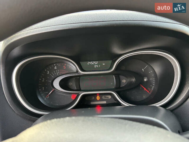 Серый Рено Трафик, объемом двигателя 2 л и пробегом 245 тыс. км за 16999 $, фото 15 на Automoto.ua