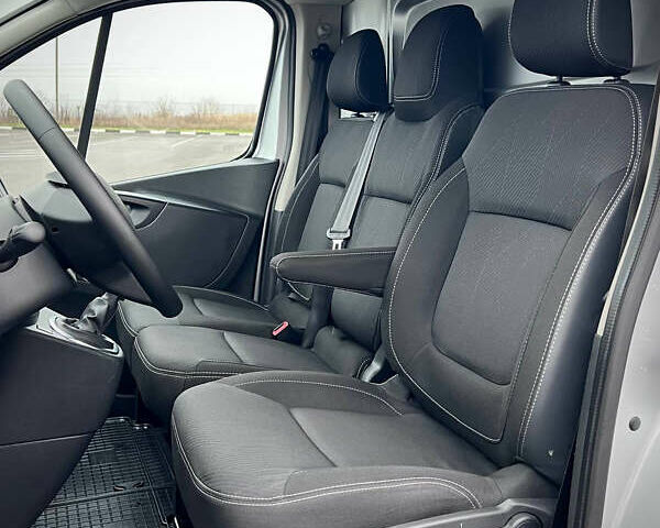 Серый Рено Трафик, объемом двигателя 2 л и пробегом 167 тыс. км за 18900 $, фото 18 на Automoto.ua