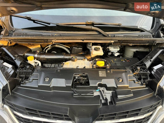 Серый Рено Трафик, объемом двигателя 2 л и пробегом 245 тыс. км за 16999 $, фото 21 на Automoto.ua