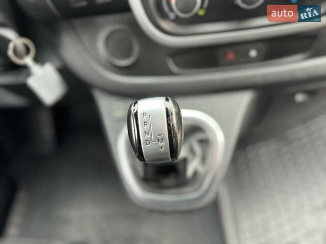 Серый Рено Трафик, объемом двигателя 2 л и пробегом 218 тыс. км за 22500 $, фото 36 на Automoto.ua