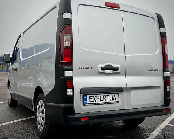 Серый Рено Трафик, объемом двигателя 2 л и пробегом 167 тыс. км за 18900 $, фото 4 на Automoto.ua