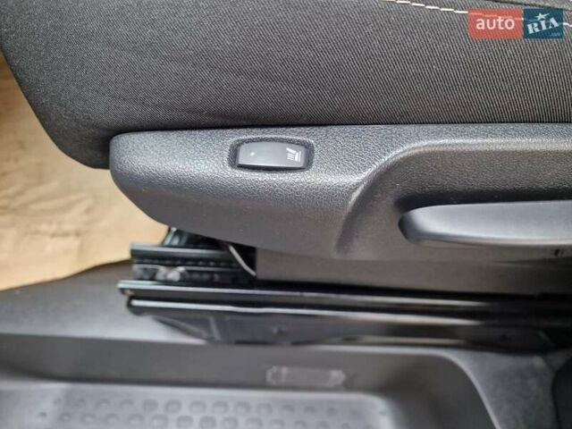 Серый Рено Трафик, объемом двигателя 2 л и пробегом 262 тыс. км за 20399 $, фото 11 на Automoto.ua