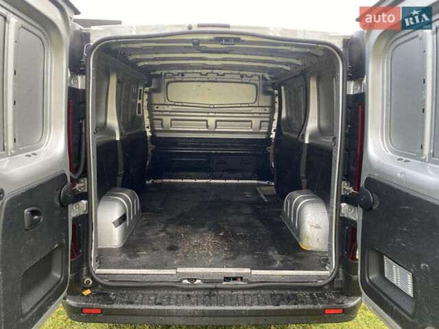 Серый Рено Трафик, объемом двигателя 2 л и пробегом 200 тыс. км за 17900 $, фото 33 на Automoto.ua