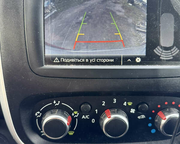 Серый Рено Трафик, объемом двигателя 2 л и пробегом 247 тыс. км за 16000 $, фото 7 на Automoto.ua