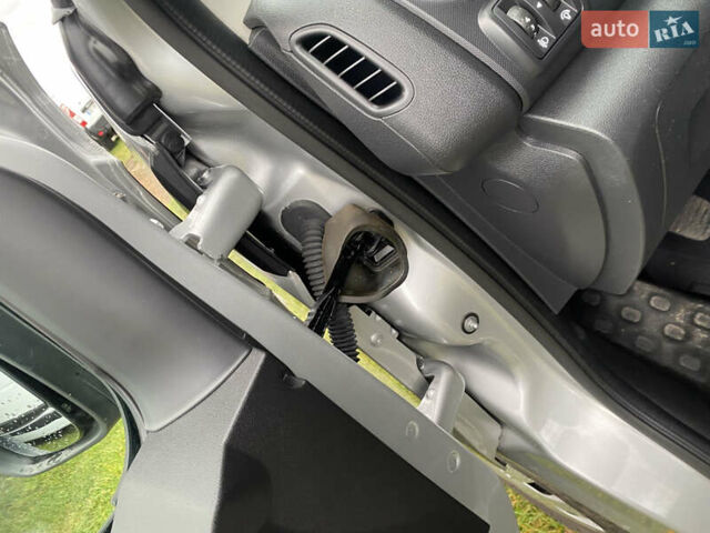 Серый Рено Трафик, объемом двигателя 2 л и пробегом 200 тыс. км за 17900 $, фото 16 на Automoto.ua