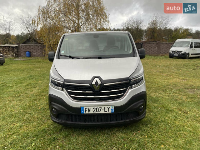 Серый Рено Трафик, объемом двигателя 2 л и пробегом 200 тыс. км за 17900 $, фото 6 на Automoto.ua