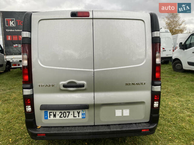 Серый Рено Трафик, объемом двигателя 2 л и пробегом 200 тыс. км за 17900 $, фото 4 на Automoto.ua