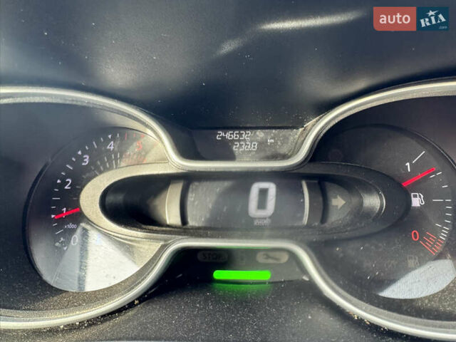 Серый Рено Трафик, объемом двигателя 2 л и пробегом 247 тыс. км за 16000 $, фото 1 на Automoto.ua