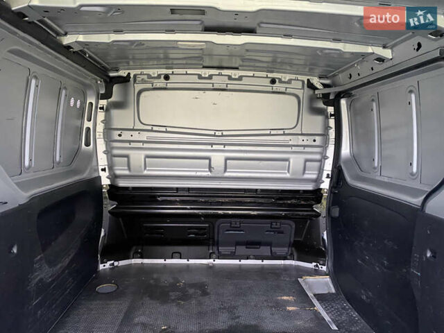 Серый Рено Трафик, объемом двигателя 2 л и пробегом 200 тыс. км за 17900 $, фото 34 на Automoto.ua