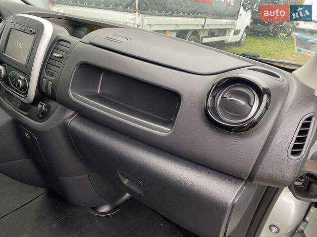 Серый Рено Трафик, объемом двигателя 2 л и пробегом 200 тыс. км за 17900 $, фото 11 на Automoto.ua