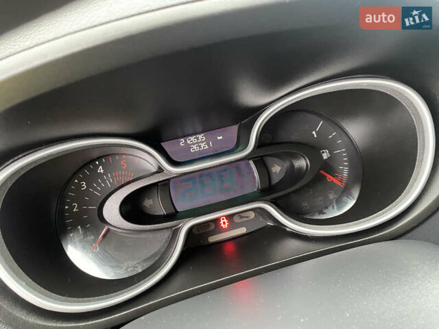 Серый Рено Трафик, объемом двигателя 2 л и пробегом 200 тыс. км за 17900 $, фото 21 на Automoto.ua