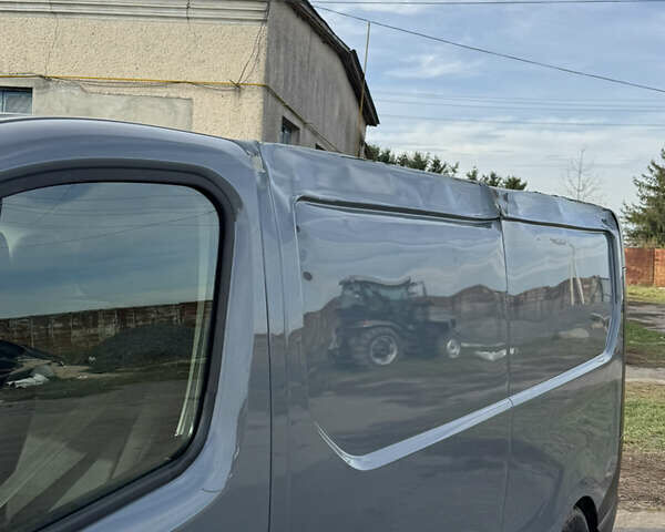 Серый Рено Трафик, объемом двигателя 2 л и пробегом 247 тыс. км за 16000 $, фото 8 на Automoto.ua