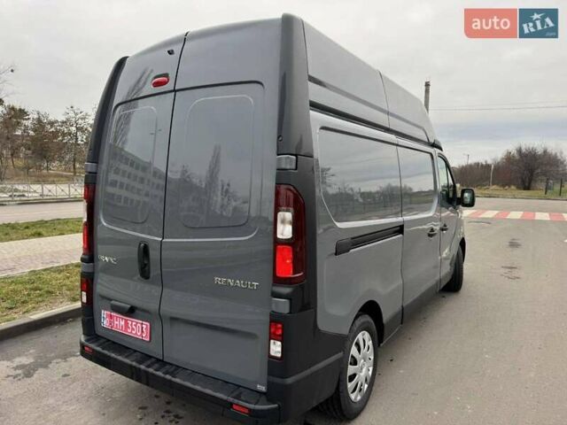 Серый Рено Трафик, объемом двигателя 2 л и пробегом 180 тыс. км за 17199 $, фото 6 на Automoto.ua