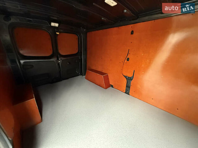 Серый Рено Трафик, объемом двигателя 2 л и пробегом 98 тыс. км за 25800 $, фото 44 на Automoto.ua